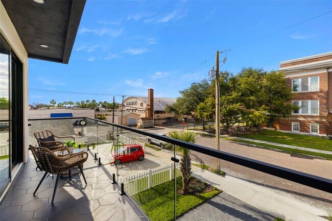 Building Photo - 212 W Euclid Ave