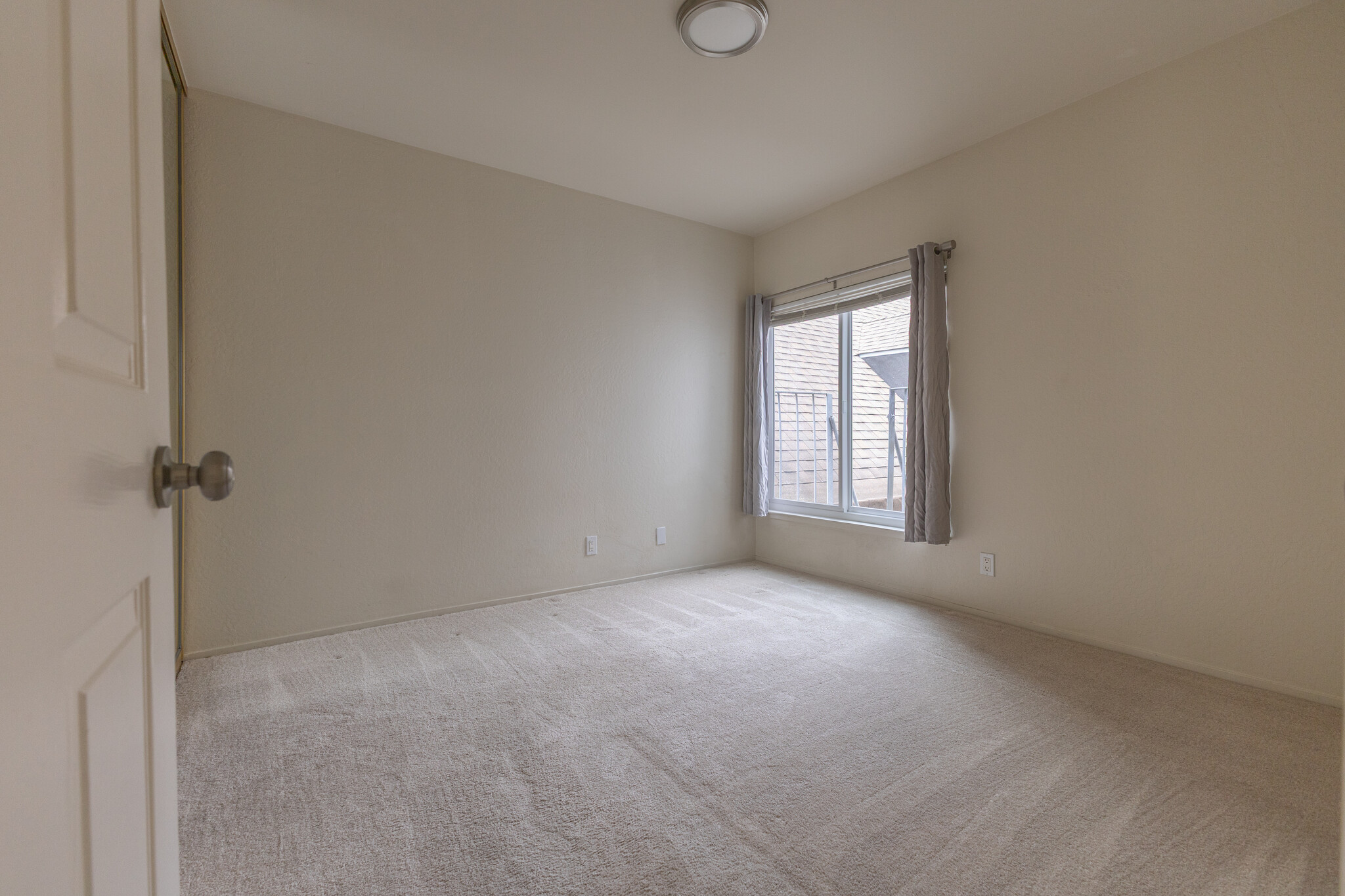 Building Photo - 533 8th Ave