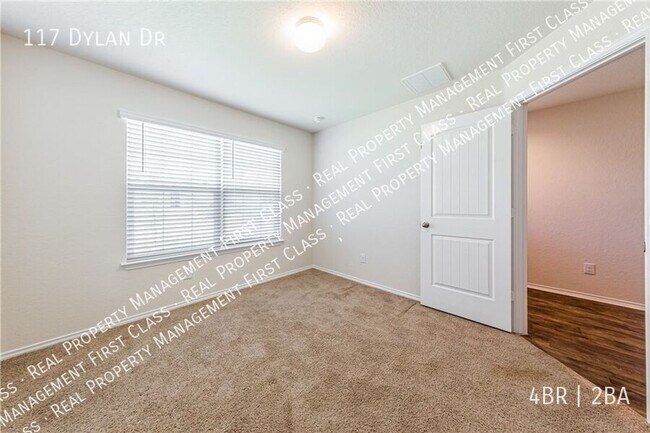 Building Photo - 117 Dylan Dr