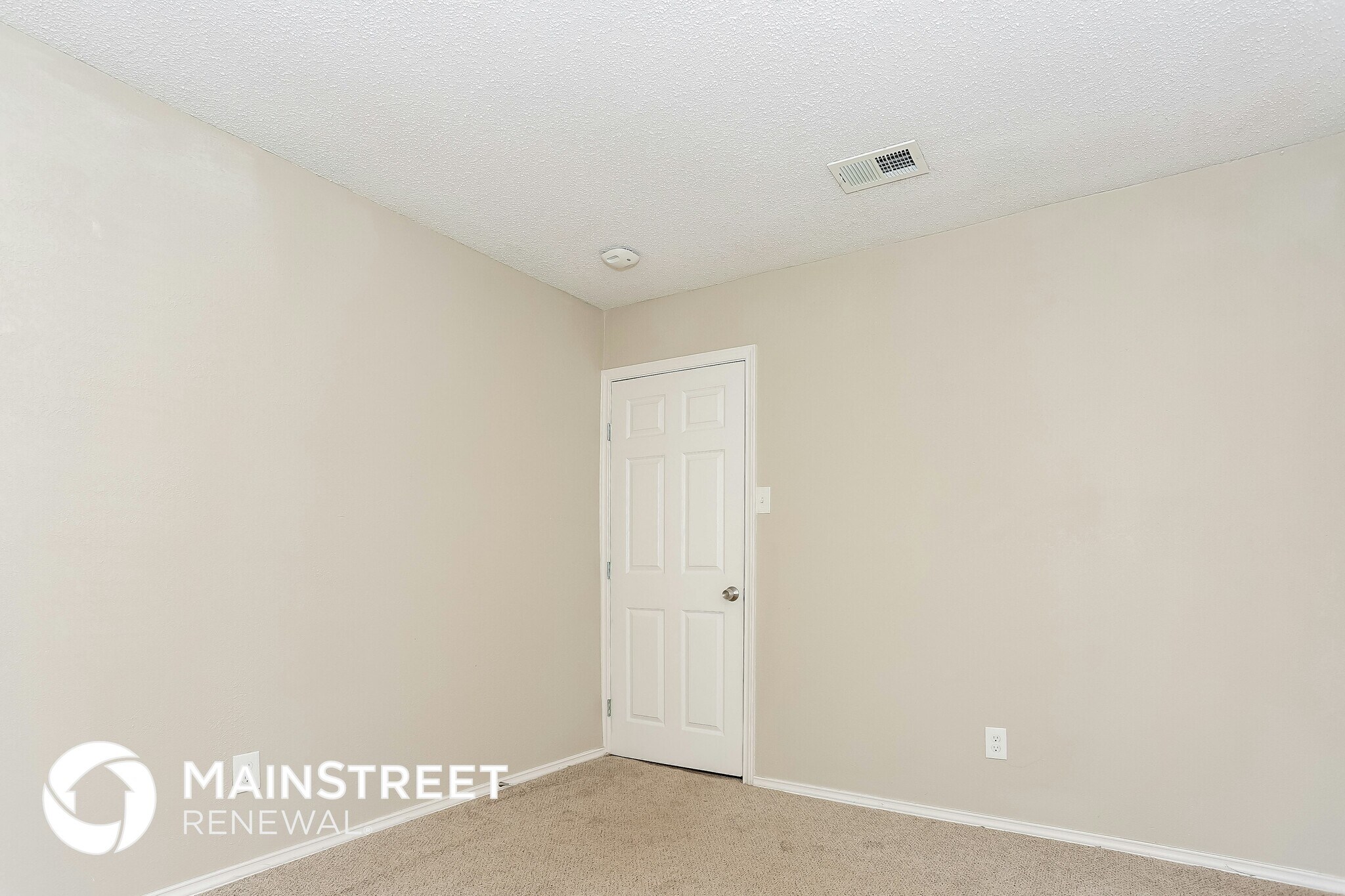 Building Photo - 2704 Hardy Pl