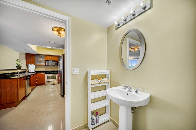 Building Photo - 16699 Collins Ave