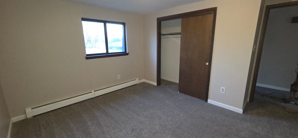 Building Photo - 175 Robert Dr