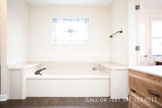 Building Photo - 14205 Longtree Dr