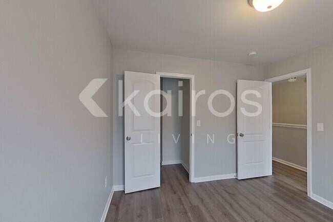 Building Photo - 305 Cedar Ridge