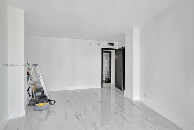 Building Photo - 100 Golden Isles Dr