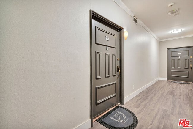 Building Photo - 1727 S Bentley Ave