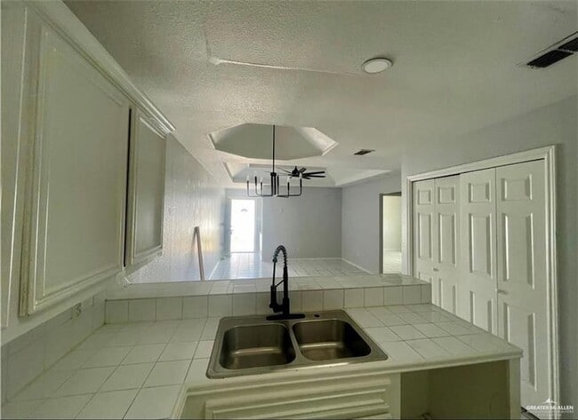 Building Photo - 2302 Kimberly Ln