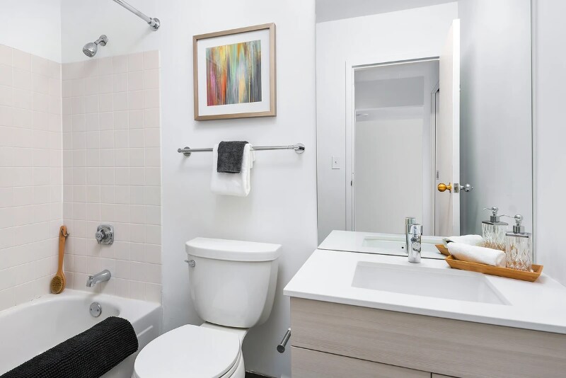 Building Photo - 463 E Ohio St