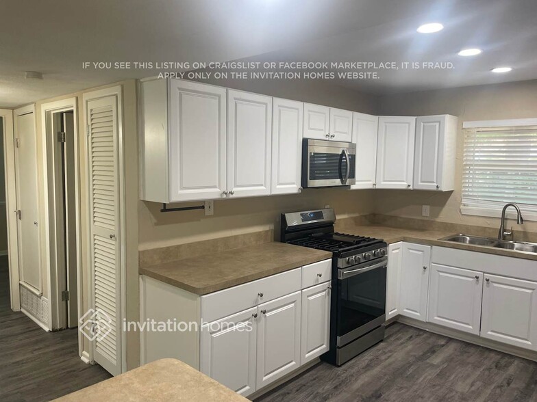 Building Photo - 371 Opal Ct
