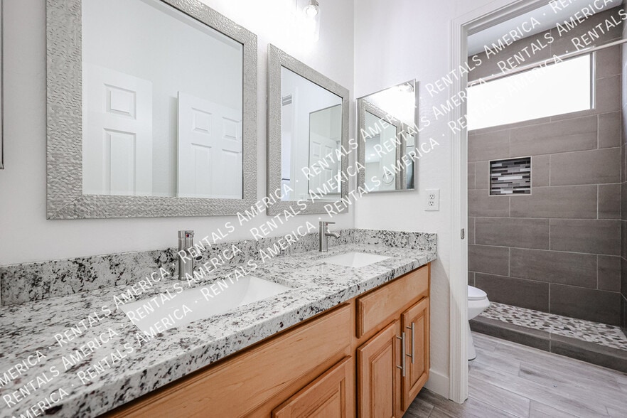 Building Photo - 43232 Wallner Dr