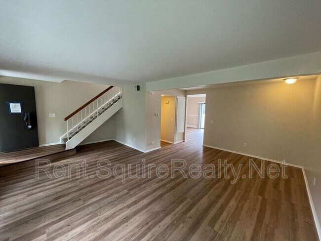 Building Photo - 765 Knollwood Ln