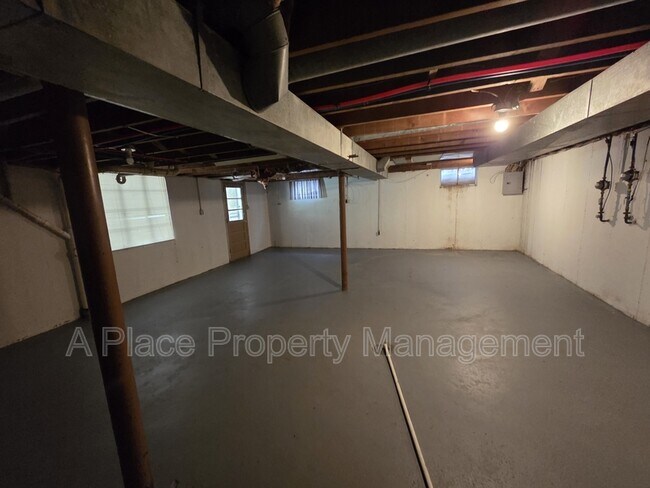 Building Photo - 9152 Ramona Ave