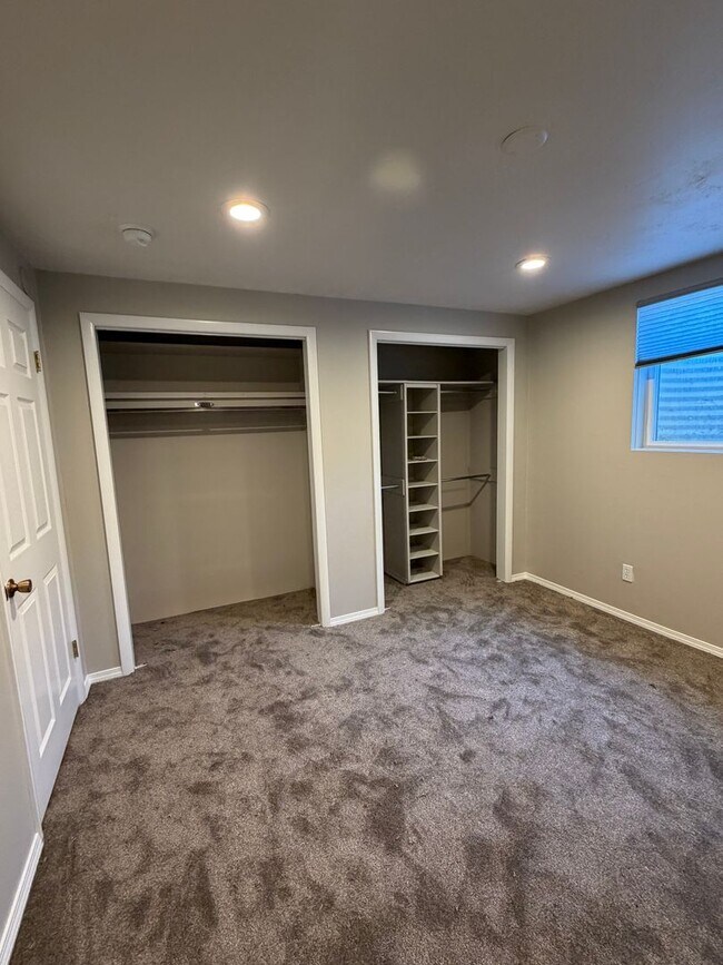 Building Photo - Spacious West Valley Home!!!