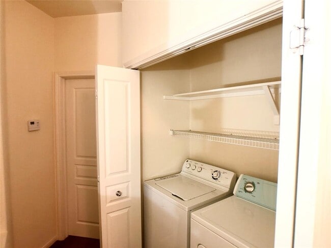 Building Photo - 4620 W William Cannon Dr