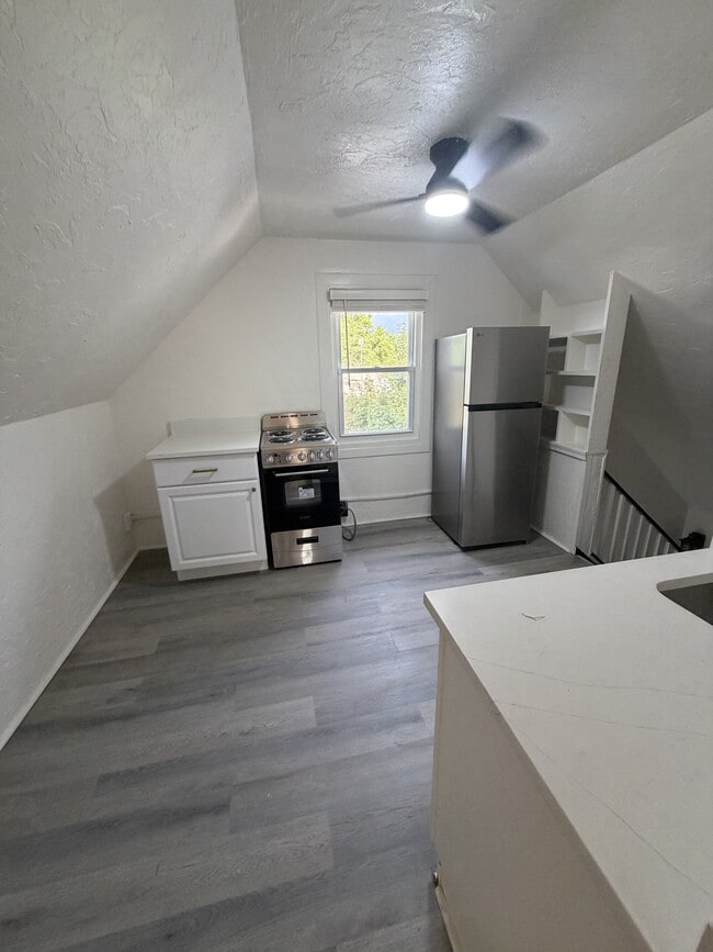 Building Photo - 4345 W 48th St