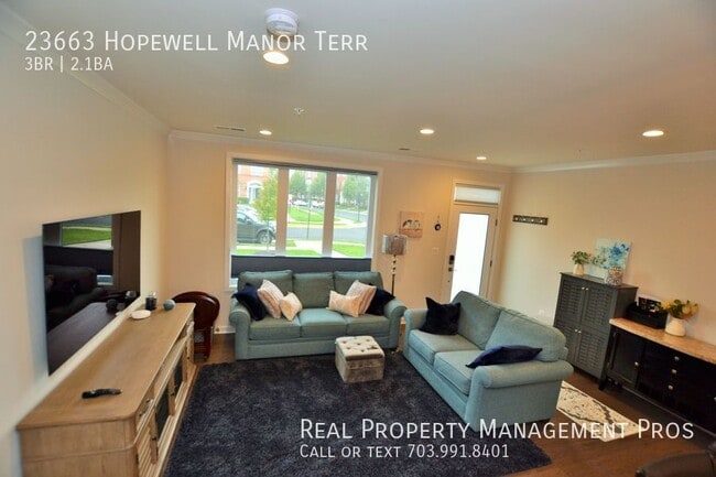 Building Photo - 23663 Hopewell Manor Terrace