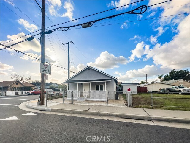 Building Photo - 11831 Hewes St