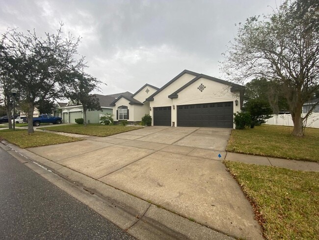 Building Photo - Your Dream Home Awaits! 5 bedroom 3 bath Single Family HOME!!