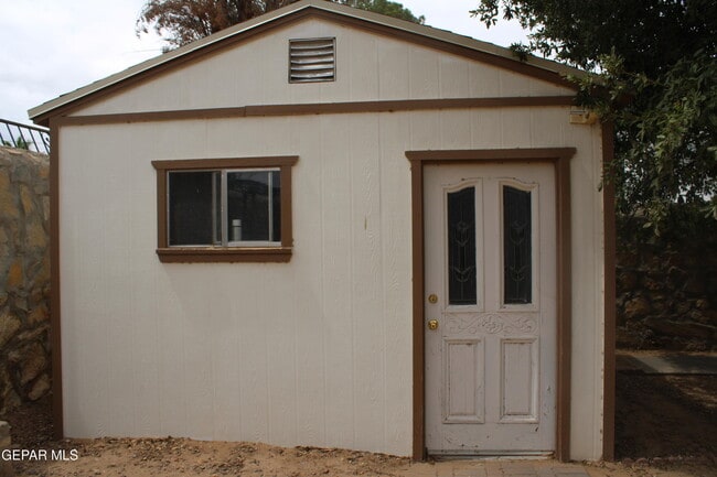 Building Photo - 11550 James Grant Dr