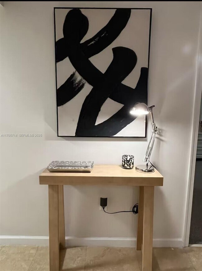 Building Photo - 1200 Brickell Bay Dr