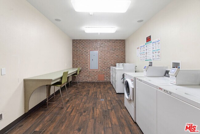 Building Photo - 3740 Santa Rosalia Dr