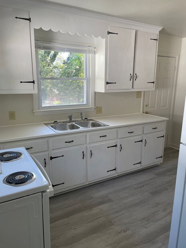 Building Photo - 1437 Thurmond St