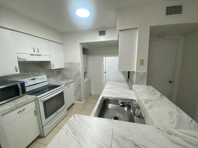 Building Photo - 15221 SW 80th St