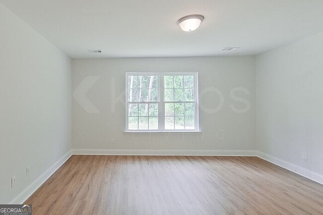 Building Photo - 223 Western Red Cedar Dr