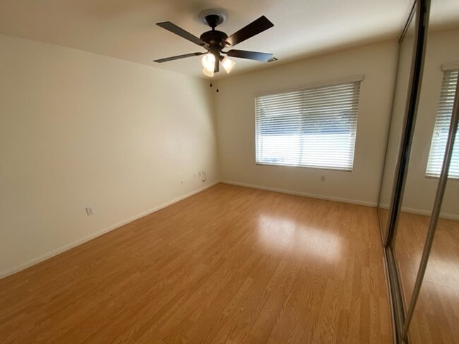 Building Photo - Cozy 2 Bed 1 Bath in the Peacock Hills 55+ Community!