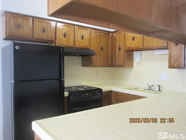 Building Photo - 795 Forest St