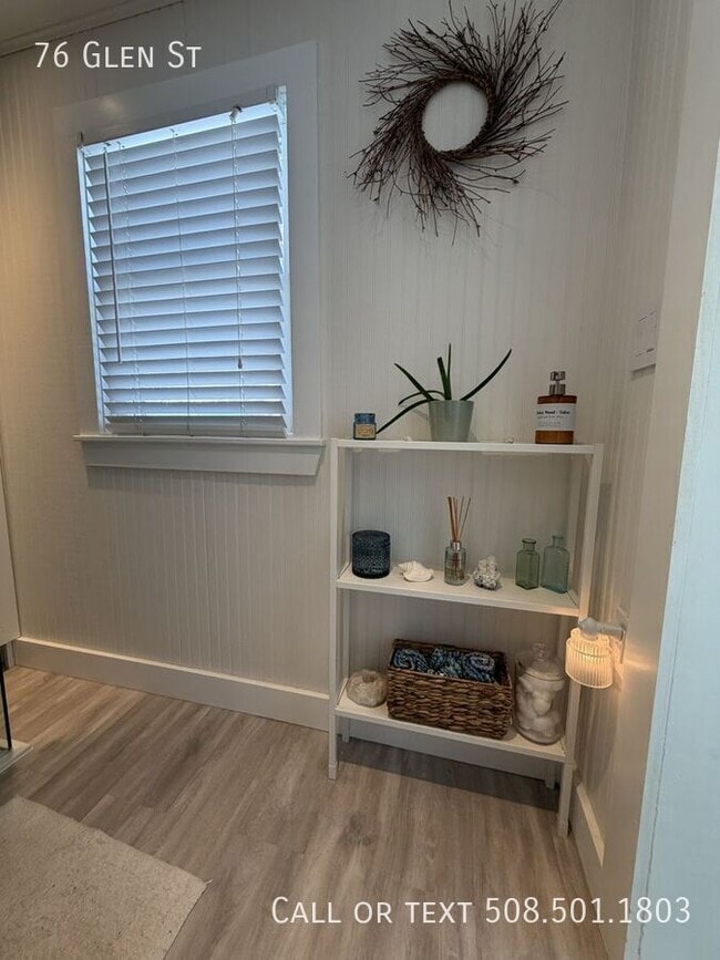 Building Photo - 76 Glen St