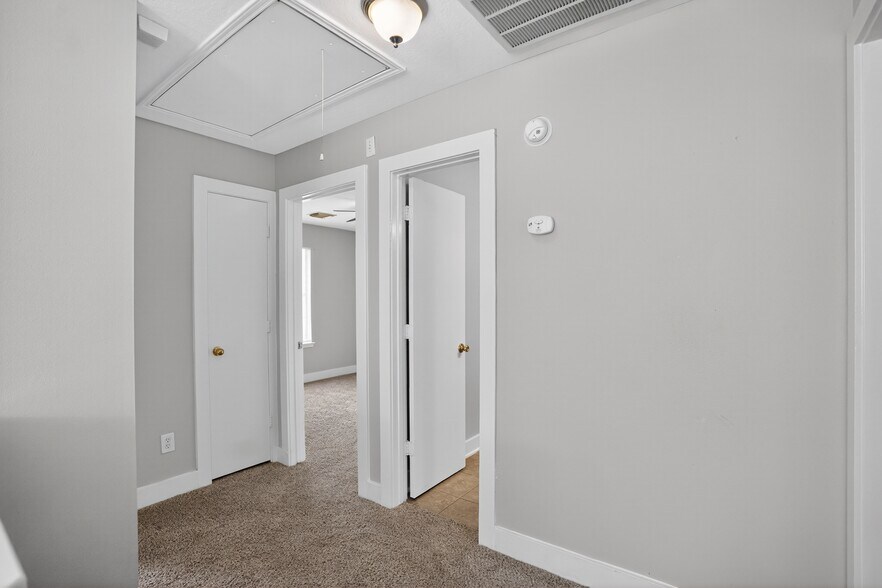 Building Photo - 18827 Atasca Oaks Dr