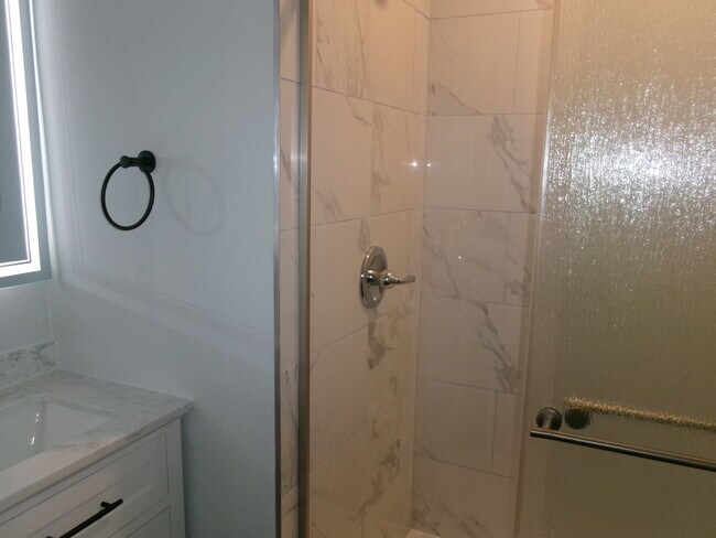 Building Photo - 4 Gentle Ben Path