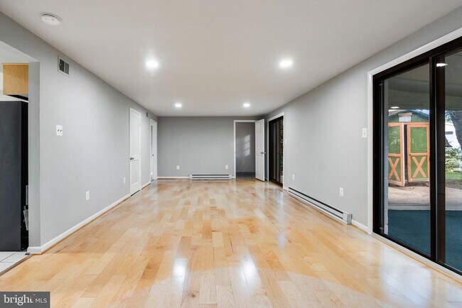 Building Photo - 1006 S Ironwood Rd