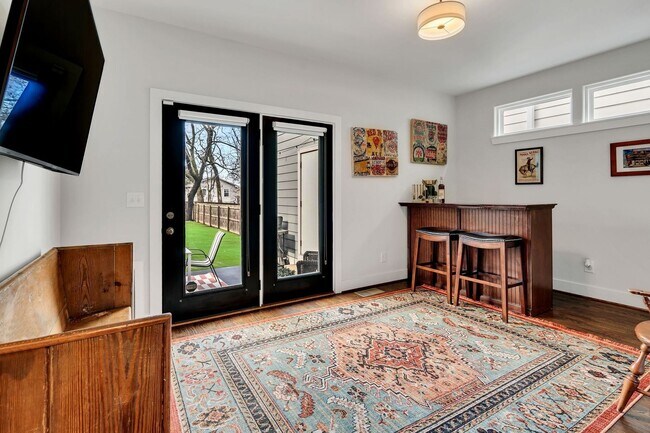 Building Photo - Discover modern rental living in one of Ch...