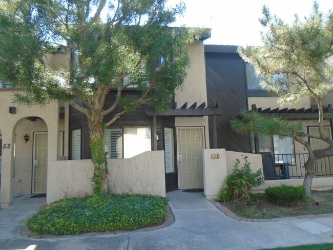 Primary Photo - QUAILWOOD CUTIE IN GATED COMMUNITY!!!