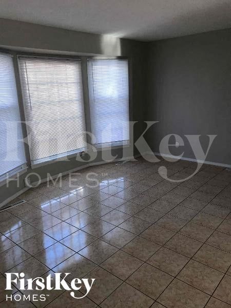 Building Photo - 6217 E 95th Terrace