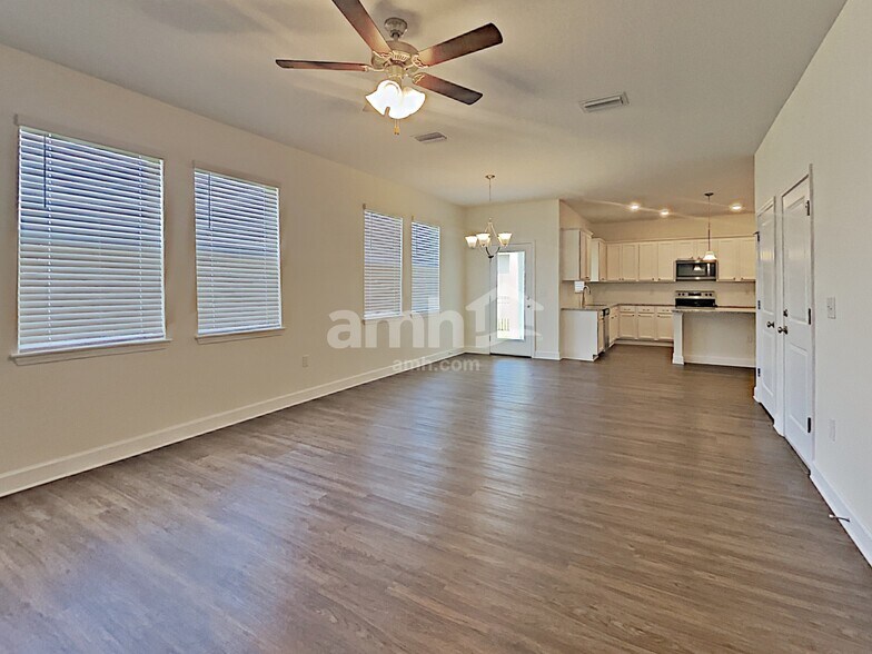 Building Photo - 310 Pine Terrace Dr