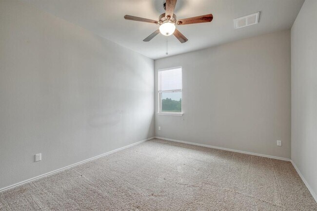 Building Photo - 16920 John Michael Dr