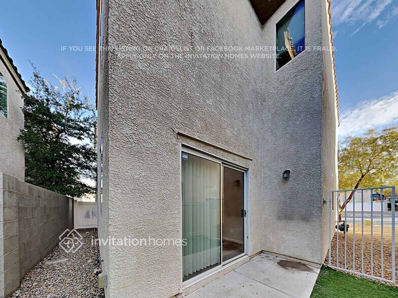 Building Photo - 1316 Sun Village Ave