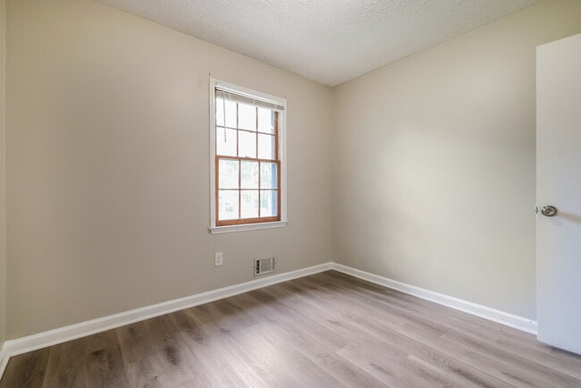 Building Photo - 180 Belmont Farms Dr