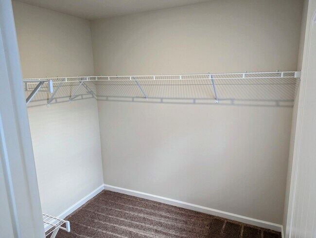 Building Photo - 534 Medwyk Dr
