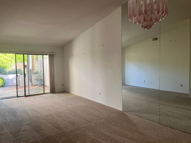 Building Photo - 12836 Via Moura