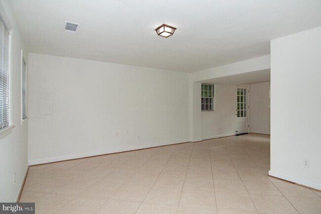 Building Photo - 5504 Beech Ave