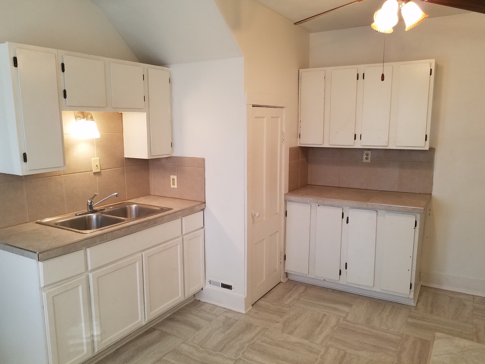 Kitche - 114 Roser St