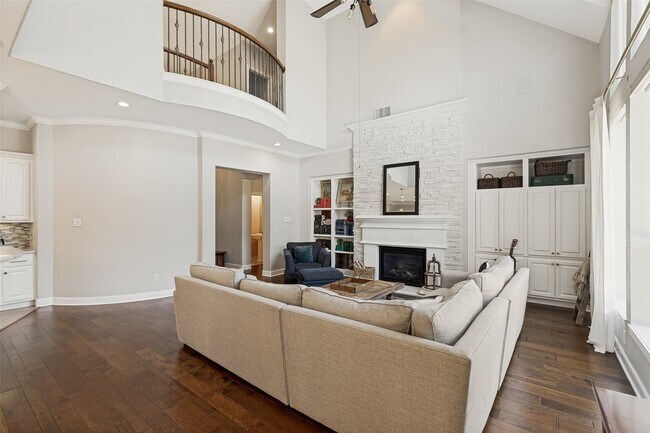 Building Photo - 6011 Shady Alcove Ct