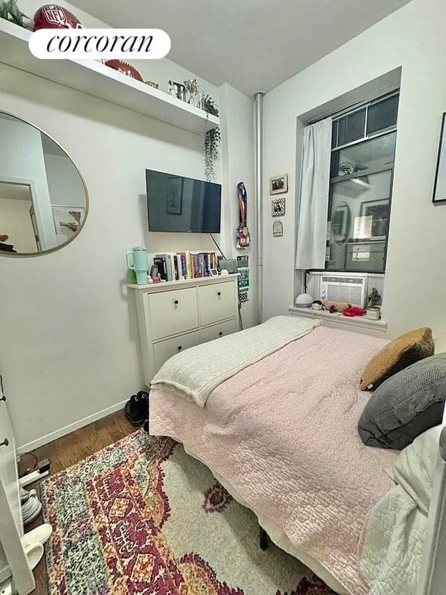 Building Photo - 1229 First Avenue 12