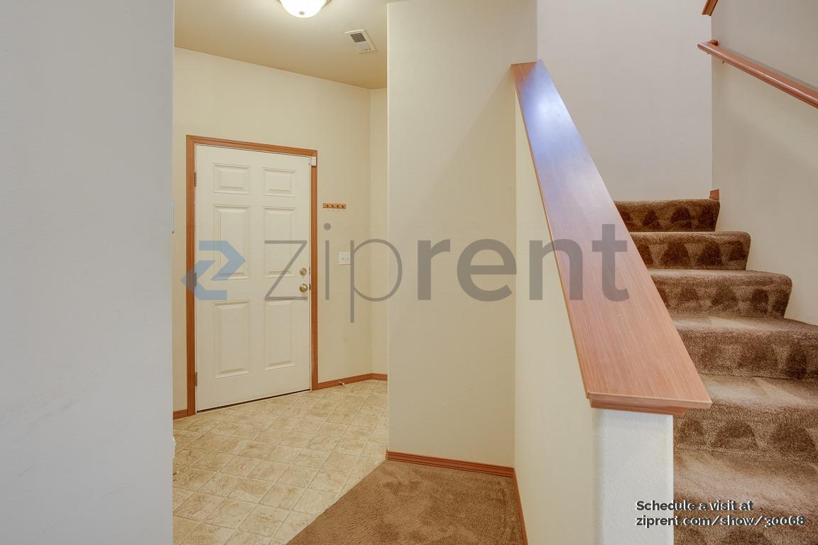 Building Photo - Unit