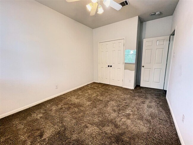 Building Photo - 2059 Carlisle Castle Dr