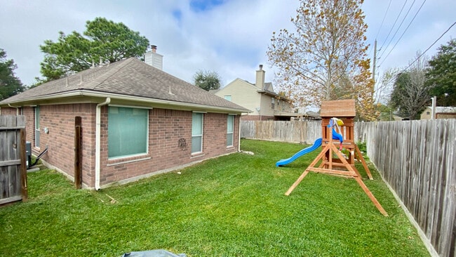 Building Photo - 3130 Birchleaf Dr